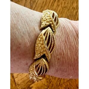 Monet Gold Tone Leaf Link Bracelet Textured Chunky Signed Vintage